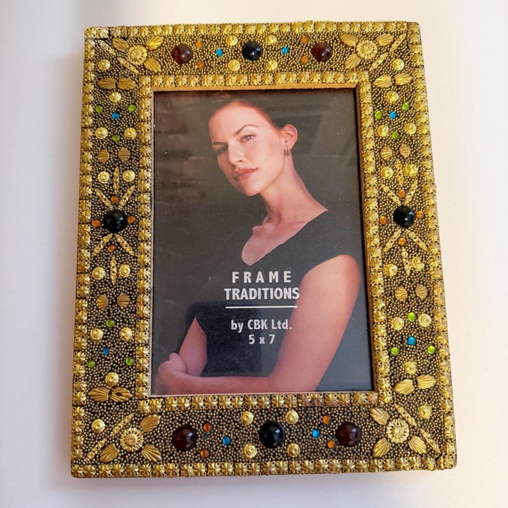 Beaded style picture frame